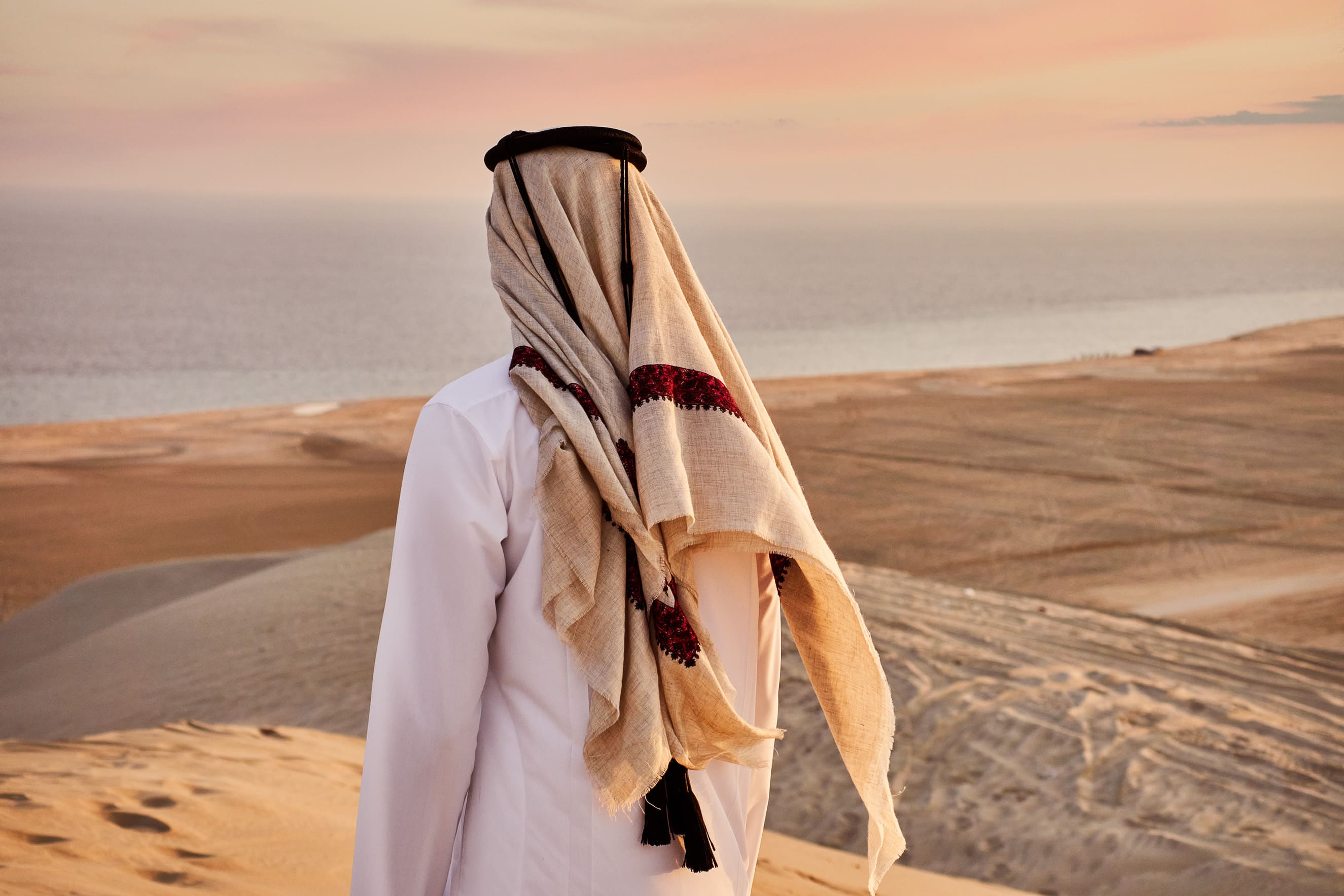 المجتمع